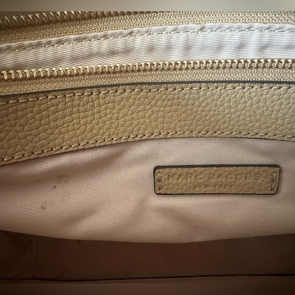 EXCELLENT CONDITION - MARC JACOBS “The Director” Faux Leather Large Tote - Tan - Picture 8 of 15